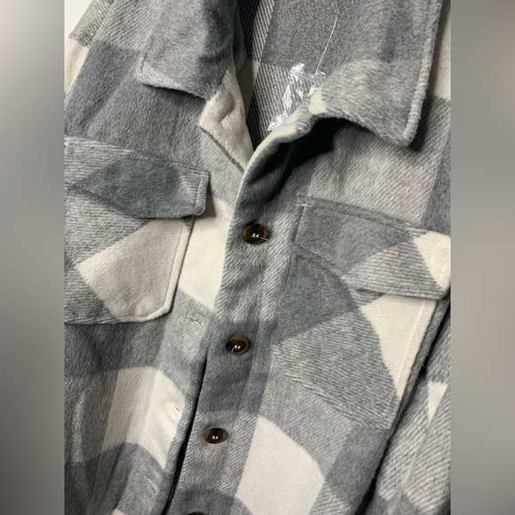 NWOT LOVE TREE Buffalo Plaid Women’s Shacket NEW Size Large Super Soft Comfy - Picture 8 of 13